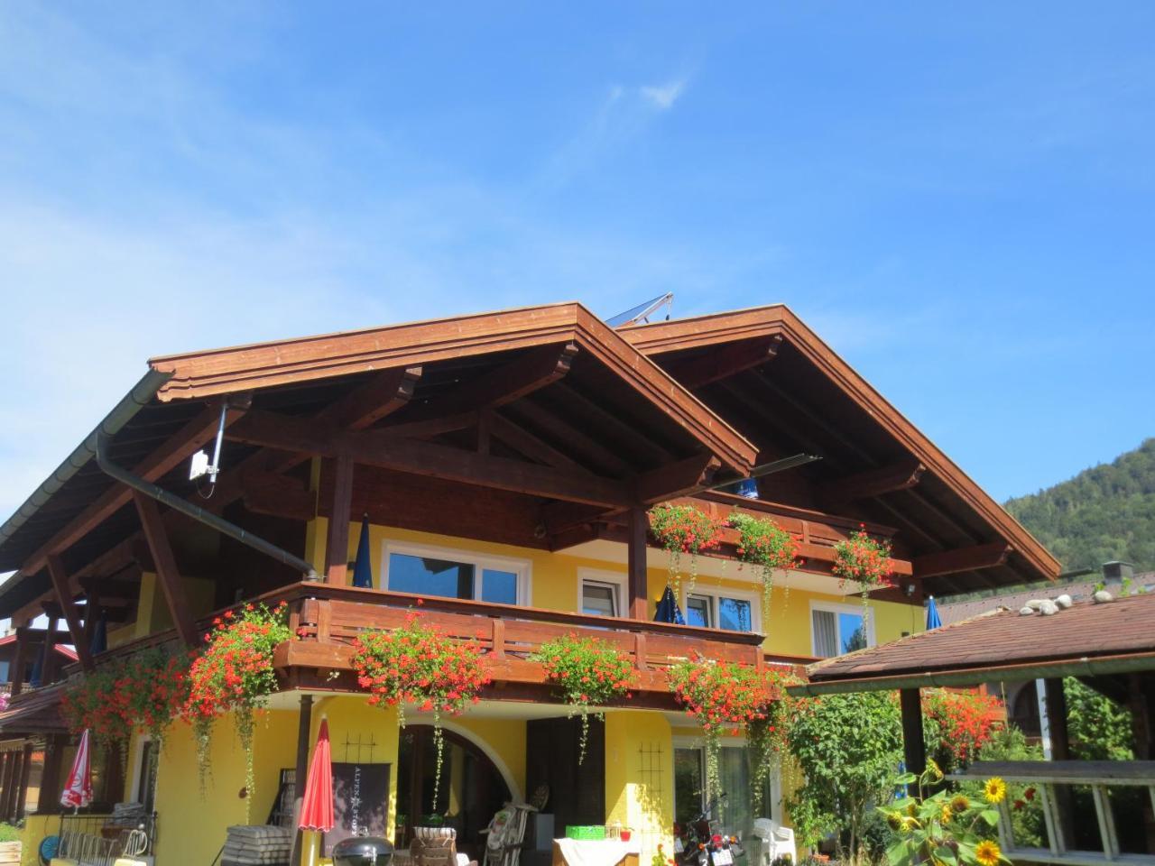 Hotel Alp Inn - Chiemgaukarte Inclusive 루폴딩 외부 사진